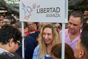 Karina Milei, en un acto de afiliación de La Libertad Avanza en Recoleta, con la presencia de Manuel Adorni.