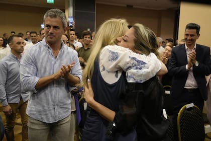 Karina Milei, junto a Virginia Gallardo y Martín Menem, en Corrientes