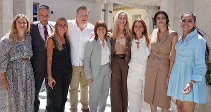 Karina Milei y Bullrich, junto a los legisladores de LLA