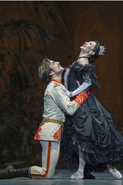 Karina Olmedo bailó con Juan Pablo Ledo en su última noche en el Colón