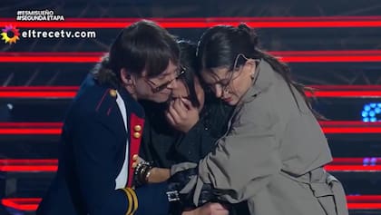 Karla recibió la contención de Natalie Pérez y Joaquín Levinton (Foto: Captura TV)