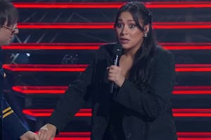 Es mi sueño: se olvidó la letra en vivo, rompió en llanto y Natalie Pérez y Joaquín Levinton fueron a abrazarla