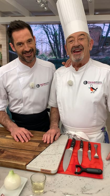 Karlos Arguiñano junto a su hijo Joseba