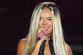 Karol G pidió disculpas después de que su nueva canción “+57″ fuera acusada de “sexualizar a las menores”