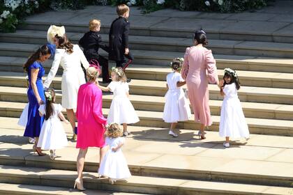 La duquesa de Cambridge de la mano de Charlotte y por detrás, la amiga de Meghan, Jessica Mulroney