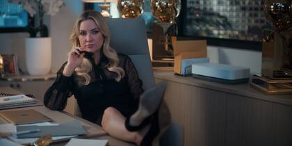 Kate Hudson asegura que se inspiró de alguna manera en su propia historia para interpretar a su personaje en esta nueva serie de Netflix