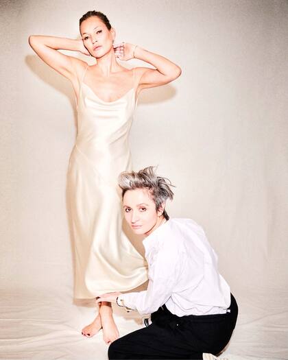 Kate Moss dejó en claro que el tiempo no pasa para ella. La icónica modelo de Calvin Klein se sumó al regreso de la marca, tras casi nueve años ausente de New York Fashion Week