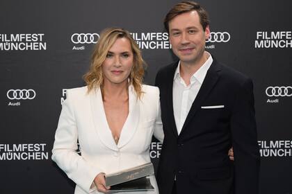 Kate Winslet y el actor alemán David Kross se encuentran en Baviera, y fueron fotografiados juntos en la ceremonia de entrega del Premio CineMerit en el Deutsche Theater durante el Festival de Cine de Munich
