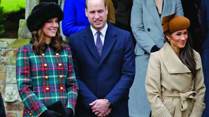 Kate y Meghan protagonizaron su primer duelo de estilo durante navidad