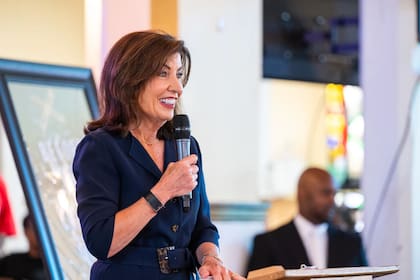 Kathy Hochul destacó la creación de más de 200 empleos en Nueva York
