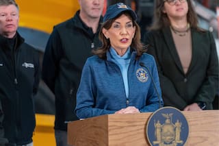 Kathy Hochul se une a la lista de millonarios mientras enfrenta debates fiscales