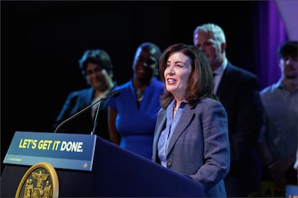 Kathy Hochul impulsó el desarrollo de pequeñas en empresas en Nueva York