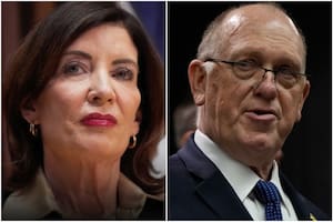 Kathy Hochul desafía al zar de la frontera tras su amenaza de “inundar” Nueva York con agentes del ICE