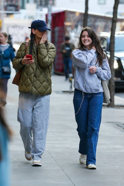 Katie Holmes disfruta de un paseo en Nueva York junto a su hija Suri
