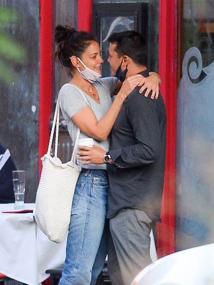 Katie Holmes junto a su flamante novio, el chef neoyorkino Emilio Vitolo Jr.