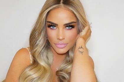 Katie Price, de 43 años, es considerada la "Pamela Anderson de Inglaterra"