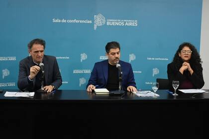 Katopodis, Bianco y Barrios, en la conferencia de prensa de este lunes