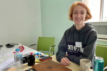 Katya es una voluntaria en el centro como refugiados ucranianos en Narva.