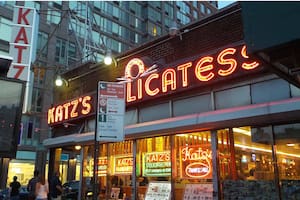 La historia de cómo el “pastrami sandwich” de Katz´s se volvió tan emblemático en Nueva York