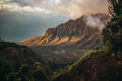 Kauai es la isla más antigua de Hawái y su primera conexión con occidente surgió por la llegada del capitán James Cook en 1778