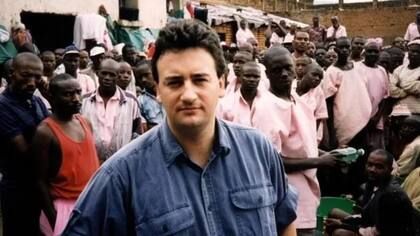 Keane reportando desde Ruanda en 1997