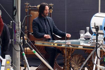 Keanu Reeves, durante el rodaje en el set de filmación de John Wick 4, en París
