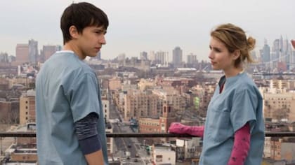 Keir Gilchrist y Emma Roberts en la adaptación de la novela de Ned Vizzini
