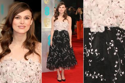 Keira Knightley lució un bonito vestido palabra de honor con la parte superior en color nude con aplicaciones florales, y falda de tul negra con bordados blancos, de Giambattista Valli