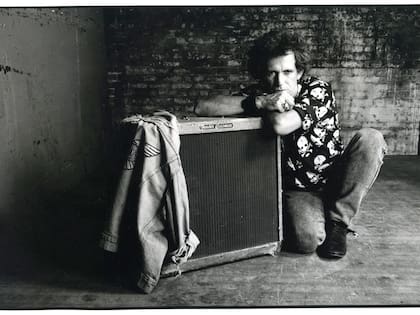 Keith Richards en 1992, en una imagen promocional de Main Offender, su segundo álbum solista. En aquellos días los Rolling Stones estaban en un parate, igual que la relación tirante que solía tener con Mick Jagger. Años después, las peleas e internas quedarían para siempre en el pasado