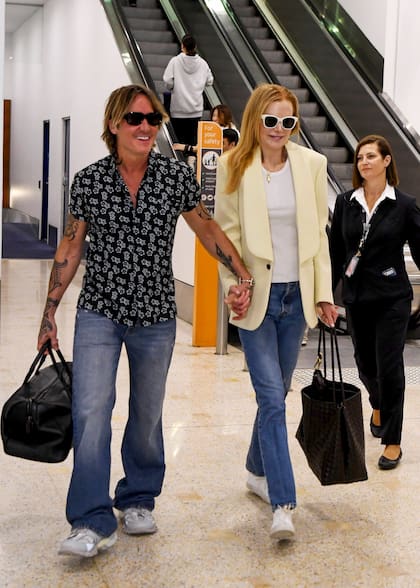 Keith Urban, quien llegó a Sydney un día antes que su mujer, se mostró feliz y emocionado al reencontrarse con Nicole Kidman en el aeropuerto. La pareja pasará en Australia la Navidad