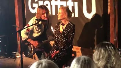Keith Urban sobre el escenario con su ahora exmujer, Nicole Kidman, musa de uno de sus temas más exitosos