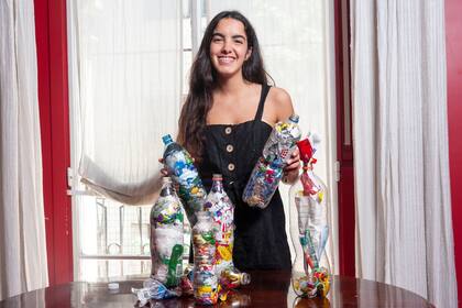  "Armar y recolectar las botellas no es un hobby para mi, sino un compromiso con el medio ambiente", afirma Keka.