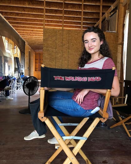 Kelley Mack en el set de The Walking Dead