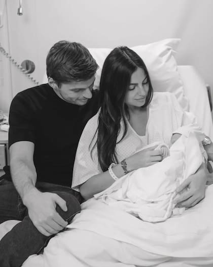 Kelly Piquet y Max Verstappen están juntos desde 2020; en mayo de este año nació su hija en común, Lily (Foto: Instagram @maxverstappen1)