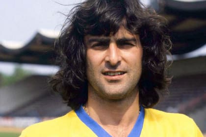 Kempes, con los colores del First Vienna