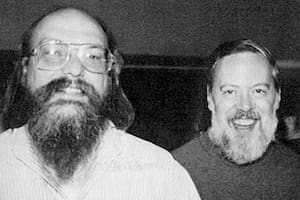 Creó en tres semanas lo que se convertiría en el software más usado, influyente y difundido del mundo