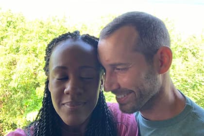 Kenesha Antoine y Steven Weber estaban de vacaciones en Tanzania cuando ocurrió el accidente.