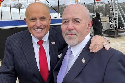 Kerik junto al exalcalde de Nueva York Rudolph Giuliani, con quien lo unía una gran amistad