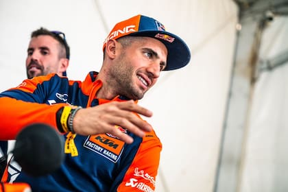 Kevin Benavides es una de las figuras de la "delegación" argentina en el Dakar; su familia sufrió mucho cuando no se sabía qué sería del motociclista tras el terrible accidente en un entrenamiento.