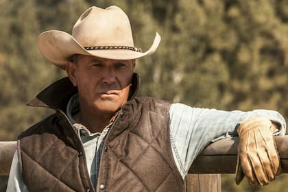 Kevin Costner como el terrateniente ganadero que protagoniza Yellowstone, verdadero buque insignia del universo televisivo de Sheridan