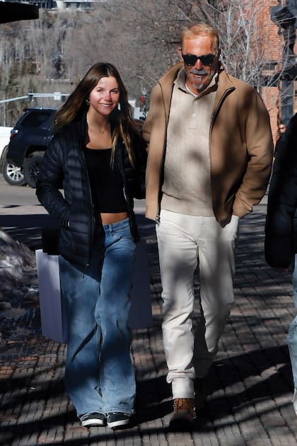 Kevin Costner y Grace, la menor de sus hijos.