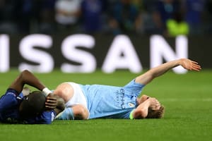 Kevin De Bruyne debió dejar la cancha tras el duro choque con el defensor Rudiger. (Captura)