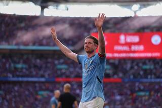 El campeón de Italia se acerca a De Bruyne y también a un jugador de la selección argentina