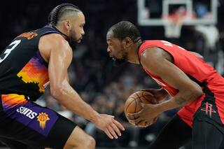 Kevin Durant anota 24 puntos en su regreso a Phoenix y guía a Rockets a victoria sobre Suns, 119-105