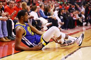 NBA: aplaudían la lesión de Durant y el gesto del capitán de Toronto cambió todo