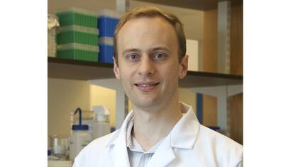 Kevin Esvelt, doctor en bioquímica, estudia el genoma