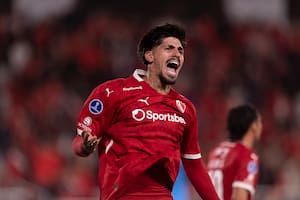 Kevin Lomónaco publicó una sugerente foto con una mujer y generó revuelo en las redes