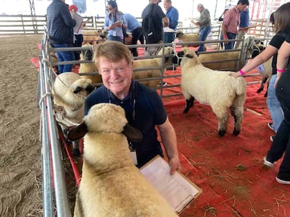 Kevin Patrick Mc Carthy, jurado internacional de la raza