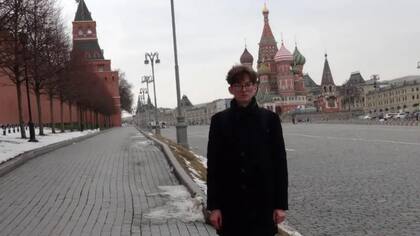 Kevin quiso ponerse en contacto con la embajada alemana en un viaje escolar a Moscú