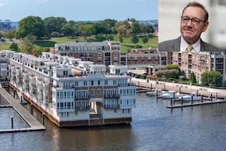 Acusan a Kevin Spacey de “vivir sin pagar”: subastaron su mansión en Baltimore, pero no quiere dejarla
